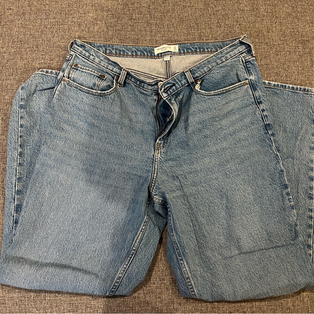 Abercrombie 70s mid rise Jean